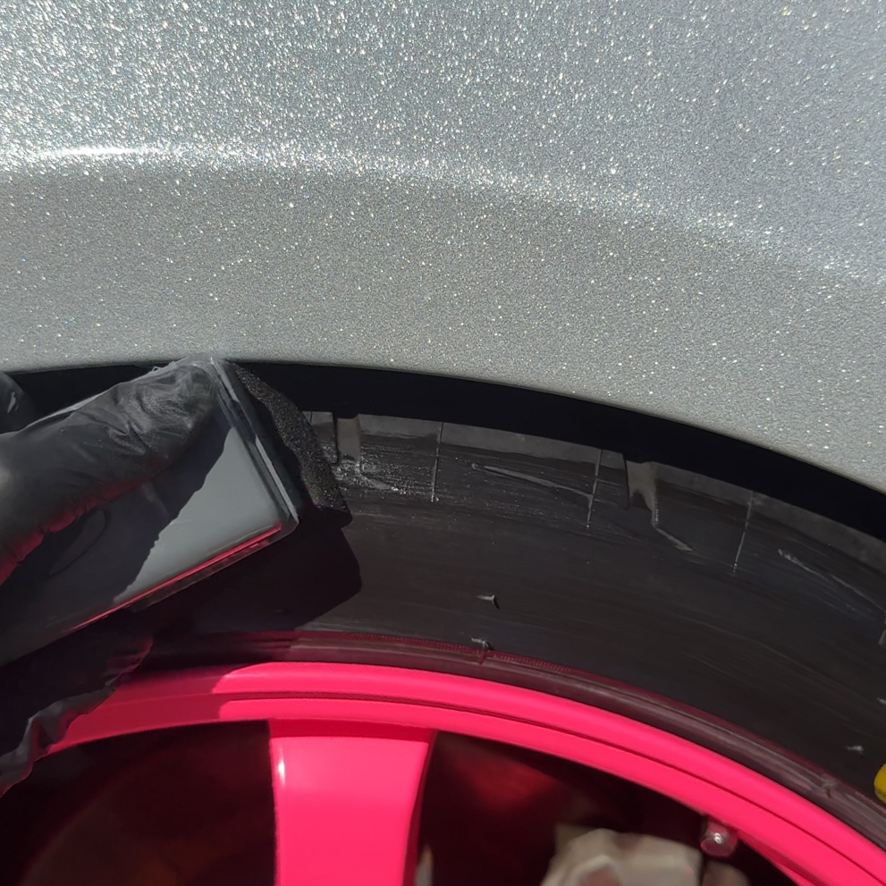 Tyre and Trim Applicator